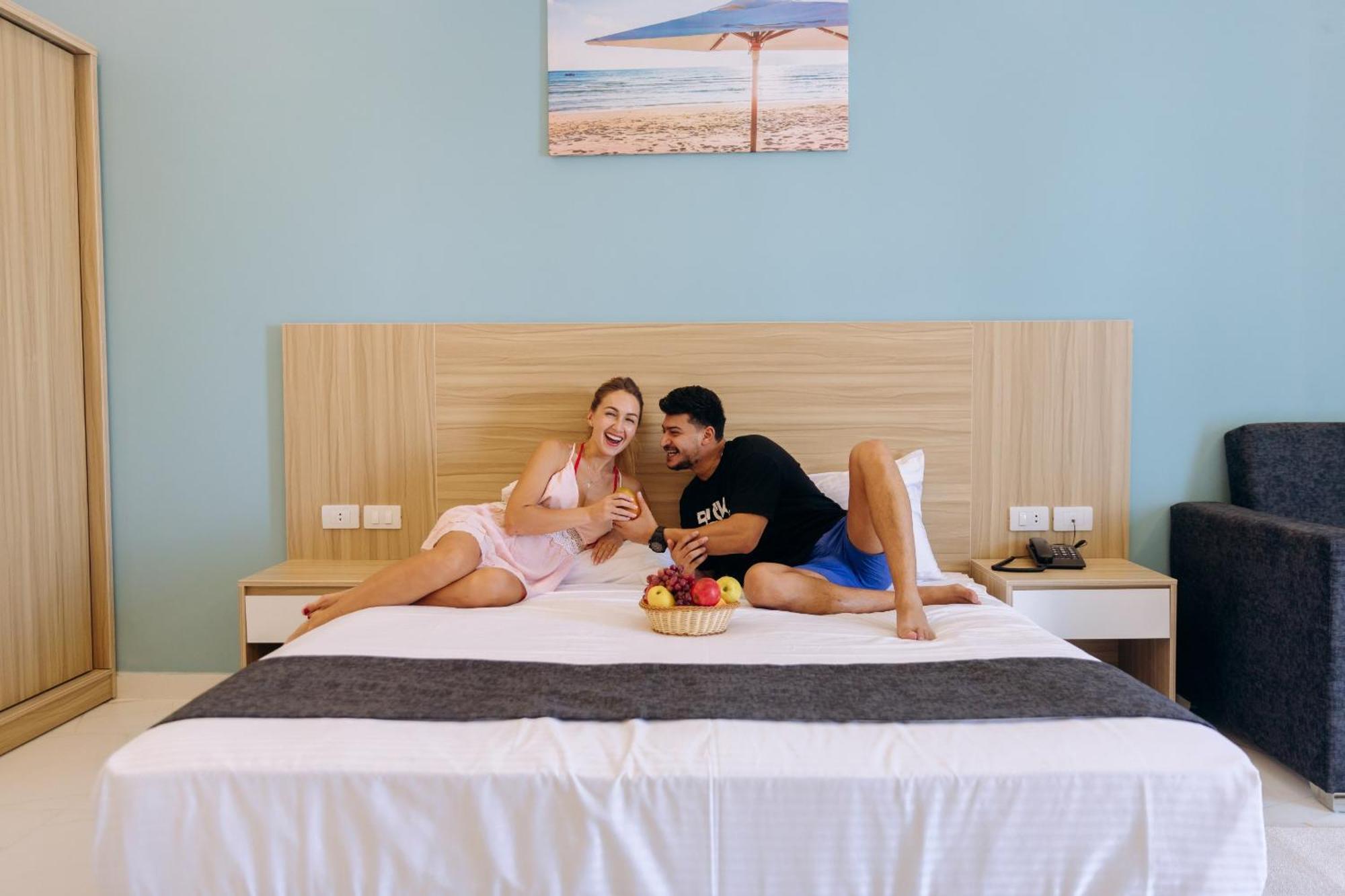 Sky Star Hotel Free Shuttle To Hurghada City Center Bagian luar foto