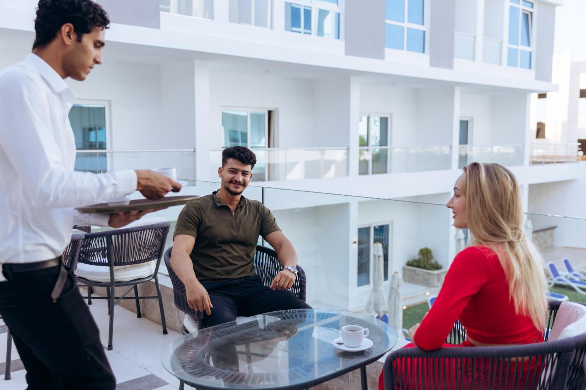 Sky Star Hotel Free Shuttle To Hurghada City Center Bagian luar foto